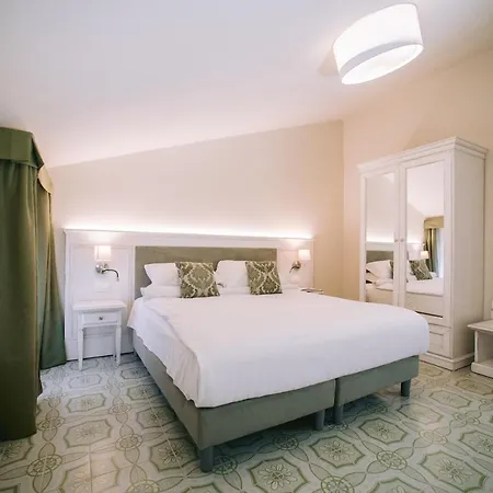 Hotel Bacco D'Oro Wine & Relais à Mezzane di Sotto Extérieur photo