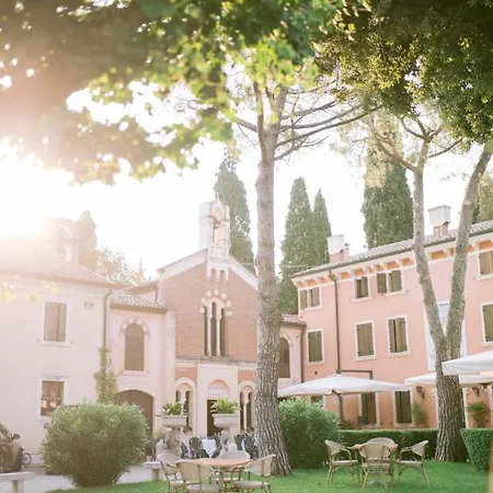 Hotel Bacco D'Oro Wine & Relais à Mezzane di Sotto Extérieur photo
